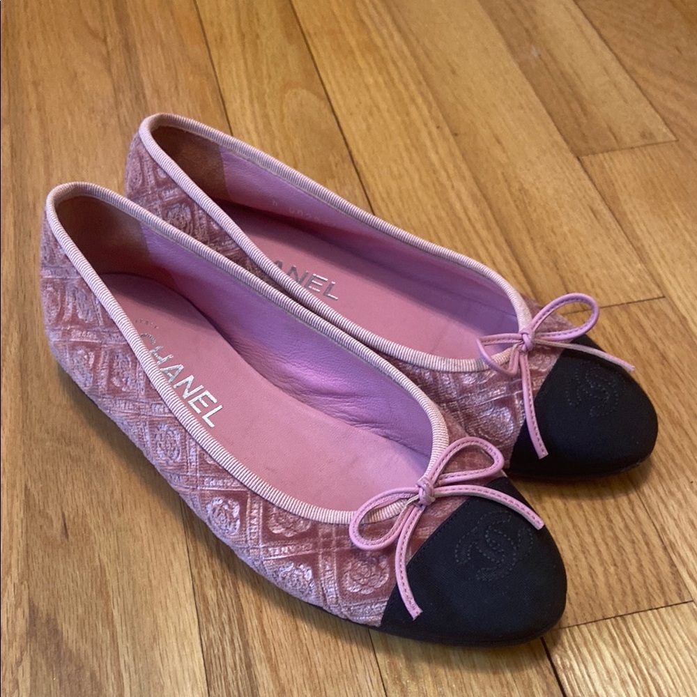 Chanel Pink and Black Women's Ballet Flats